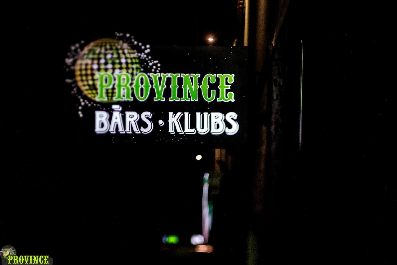 Province Motel Pale Exterior photo